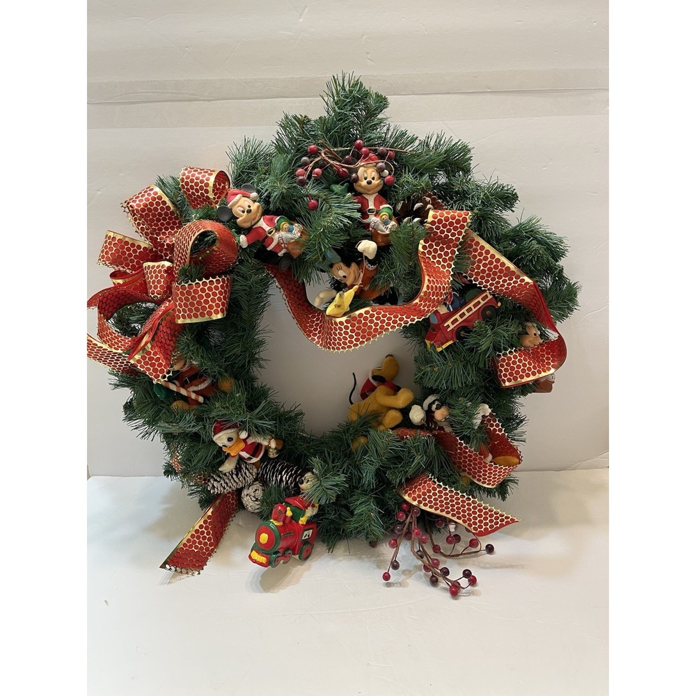 Vintage Christmas Disney 11 Character Wreath Mickey Minnie Donald Goofy Pluto